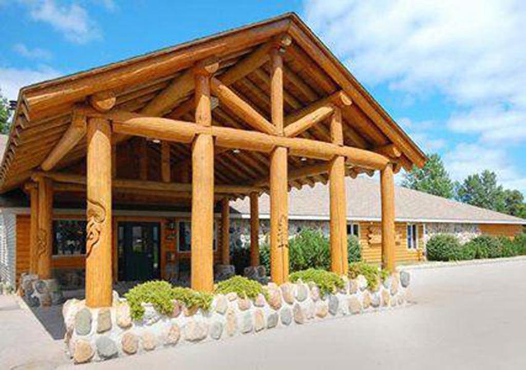 The Pinewood Lodge Au Gres エクステリア 写真